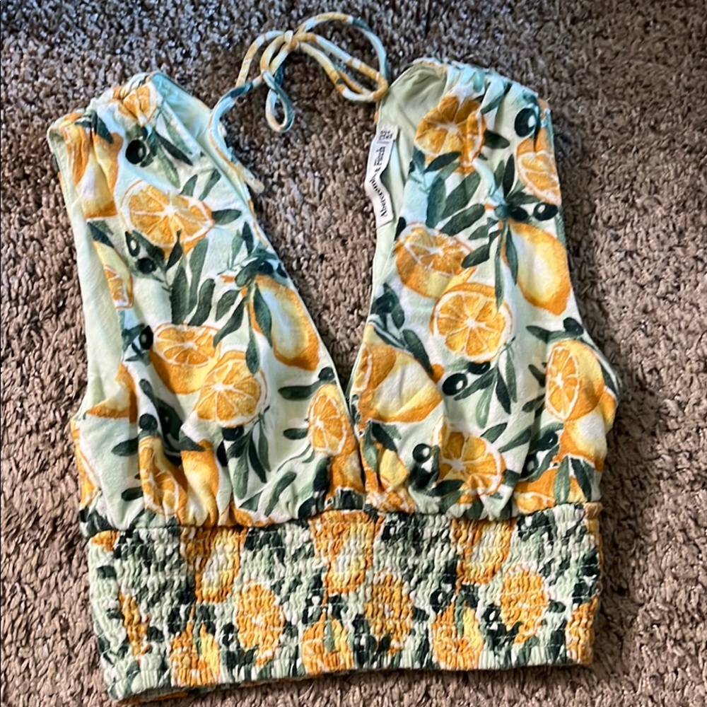 Abercrombie & Fitch Lemon Print cropped sleeveless top